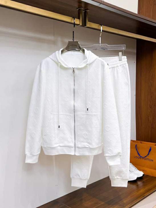 Picture of LV Sweater Suits _SKULVM-3XLkdtr11540809